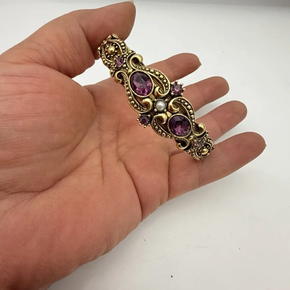 Vintage Avon 1974 Queensbury Victorian Purple Amethyst Glass Hinged Bracelet 7